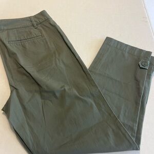 TALBOTS NWT SIZE 6 Perfect Crop Olive Green Pants